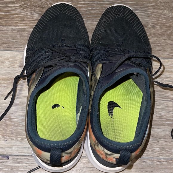 NIKE FREE MEN\'S TRAINING / RUNNING SHOE SIZE 10